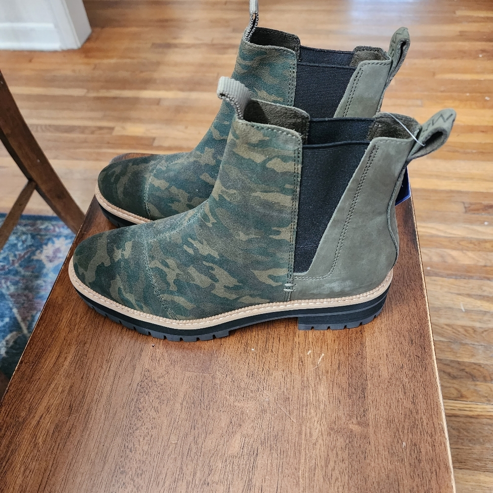 Tom's Boots